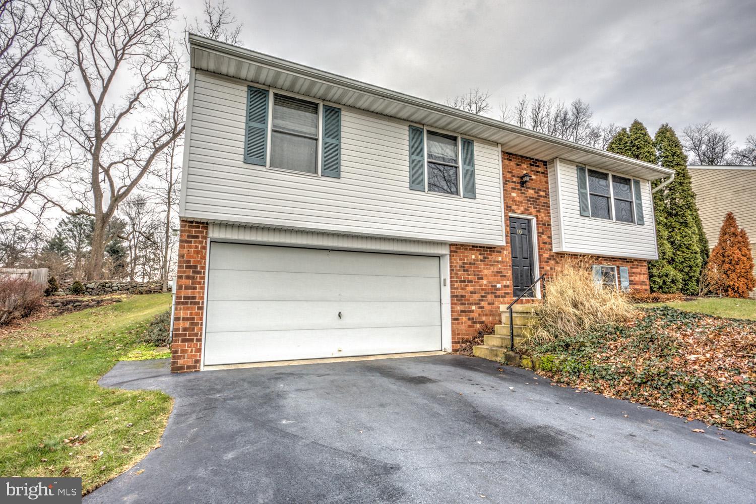 10 Hayloft Road Denver, PA 17517 - Photo 2 of 34 Gallery Image 2