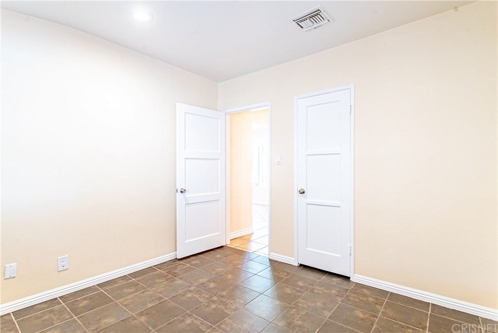 6839 Tampa Avenue Reseda, CA 91335 - Photo 19 of 48 a view of an empty room