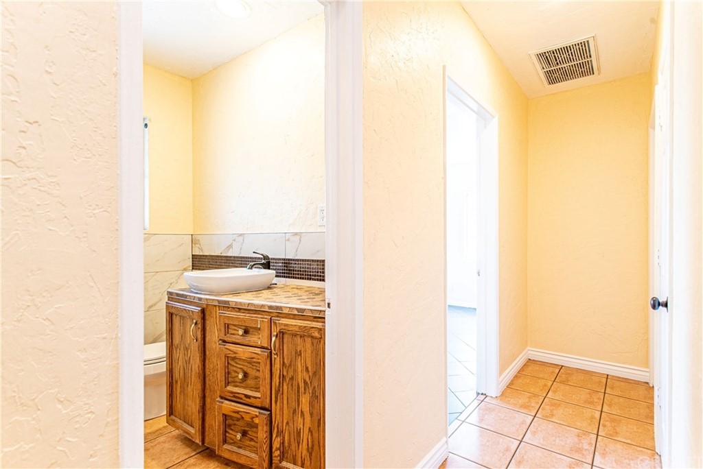 6839 Tampa Avenue Reseda, CA 91335 - Photo 21 of 48