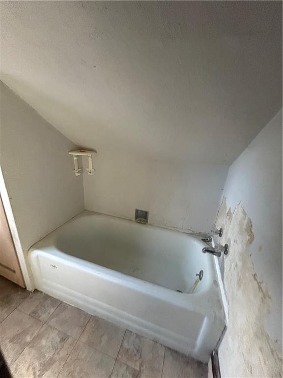 35 Verona Road Pittsburgh, PA 15235 - Photo 14 of 18 a bathroom with a bathtub