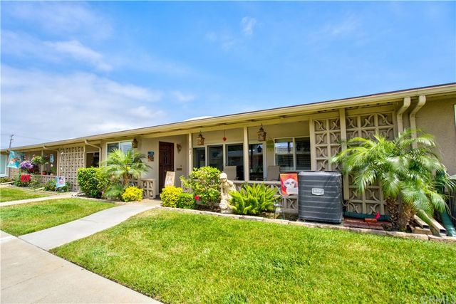 $310,000 | 13580 Cedar Crest Lane, Unit 110J, Seal Beach, CA 90740