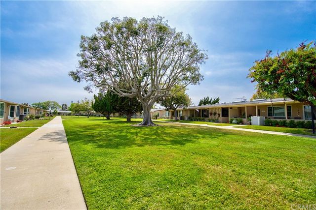 $310,000 | 13580 Cedar Crest Lane, Unit 110J, Seal Beach, CA 90740