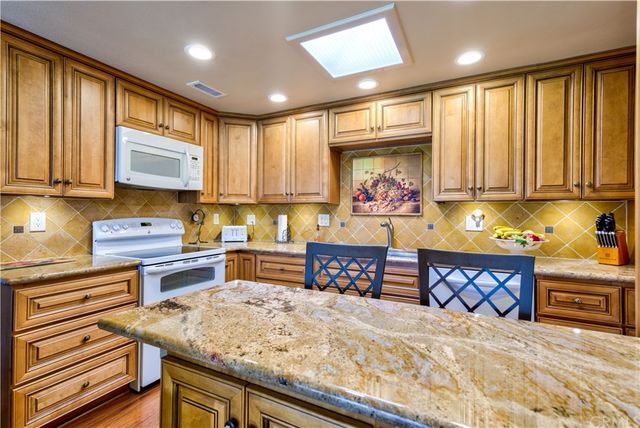 $310,000 | 13580 Cedar Crest Lane, Unit 110J, Seal Beach, CA 90740