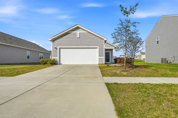 $335,000 | 426 Pender Woods Drive, Summerville, SC 29486