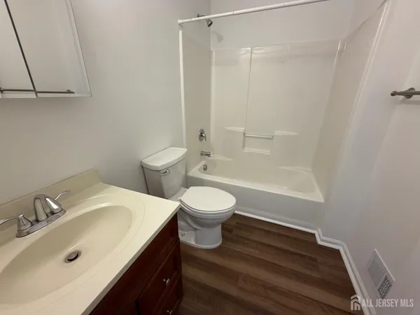 $2,100 | 16 East Kupsch Street, Unit A, Sayreville, NJ 08872
