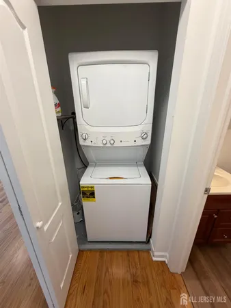 $2,100 | 16 East Kupsch Street, Unit A, Sayreville, NJ 08872