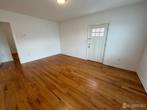 $2,100 | 16 East Kupsch Street, Unit A, Sayreville, NJ 08872