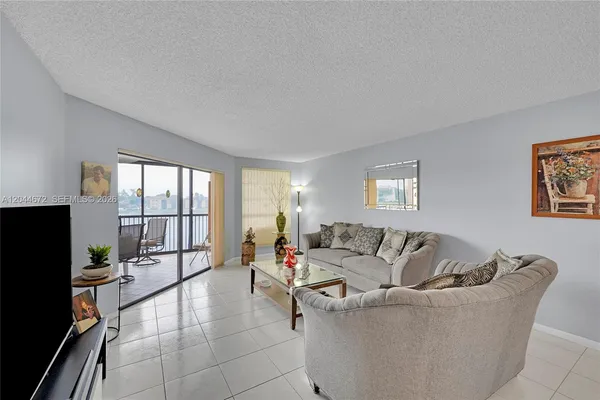 $2,300 | 7250 Fairfax Drive, Unit 302, Fort Lauderdale, FL 33321