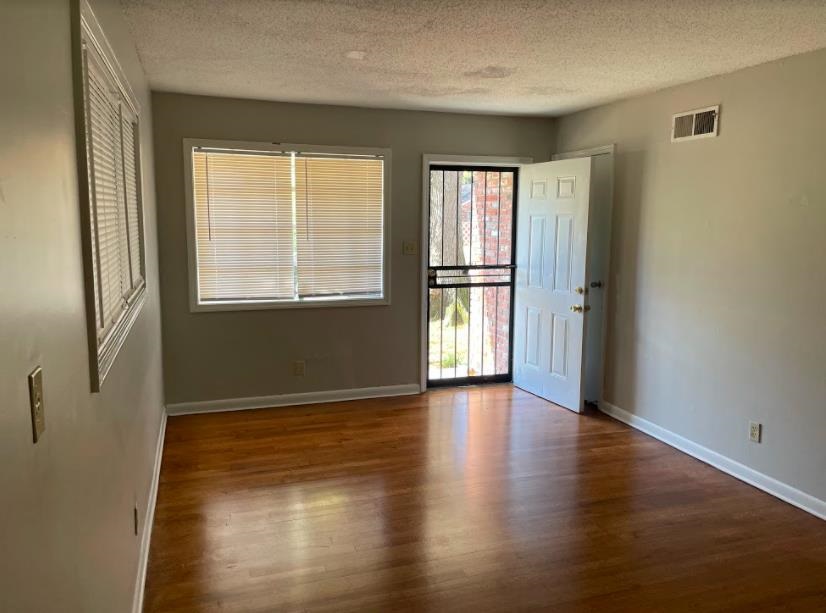4233 Kenosha Road Memphis, TN 38118 - Photo 4 of 25 Gallery Image 4