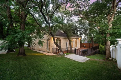 $1,400,000 | 1815 Rue De St Tropez, Austin, TX 78746