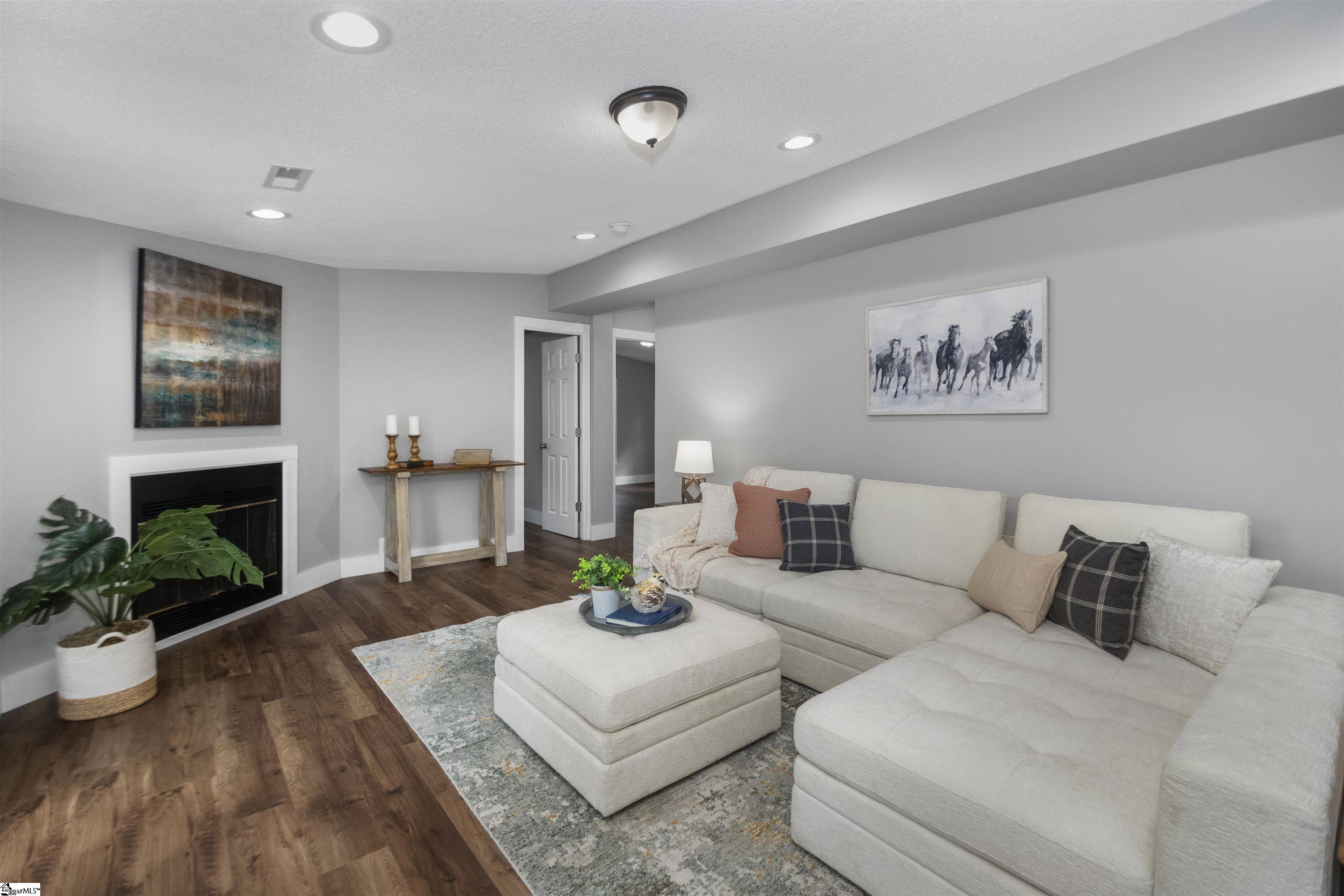 366 Goldsmith Road Simpsonville, SC 29681 - Photo 3 of 36 Gallery Image 3