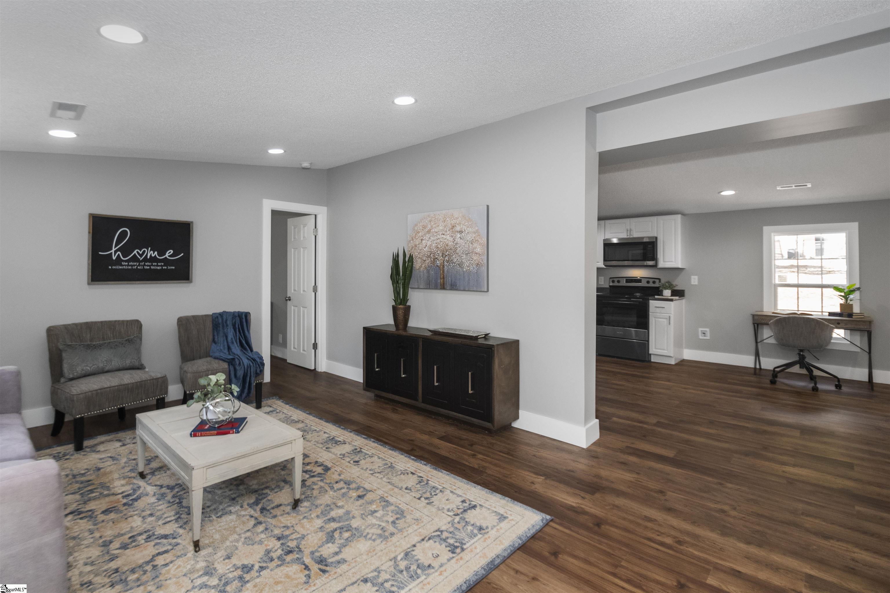 366 Goldsmith Road Simpsonville, SC 29681 - Photo 6 of 36 Gallery Image 6
