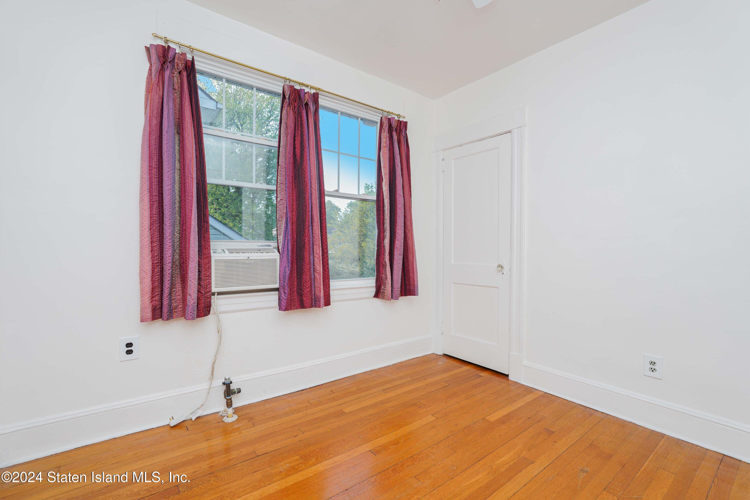 25 Silver Lake Road Staten Island, NY 10301 - Photo 11 of 22 Photo Aug 25 2024, 4 58 48 AM