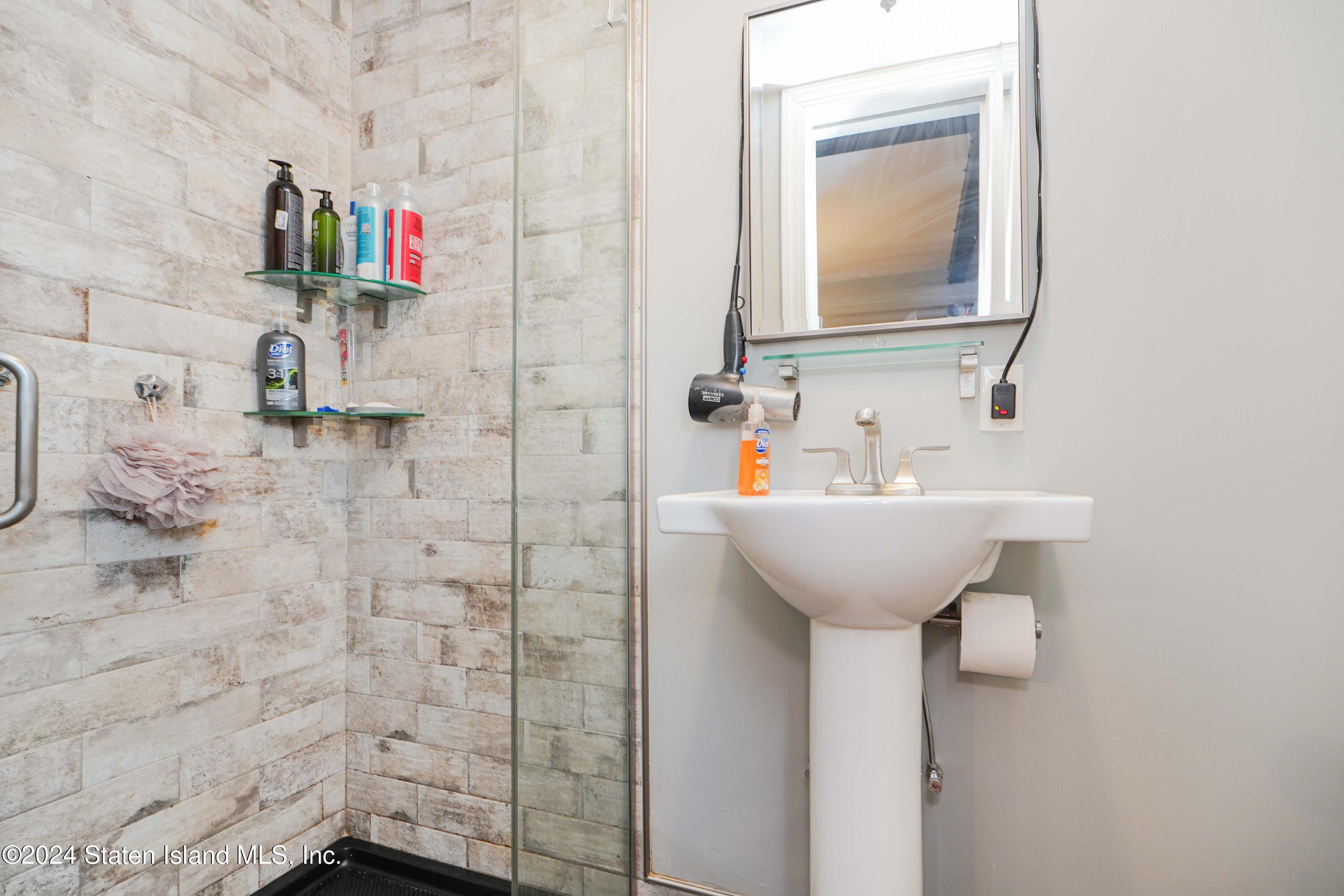 25 Silver Lake Road Staten Island, NY 10301 - Photo 19 of 22 Photo Nov 29 2024, 8 19 32 PM