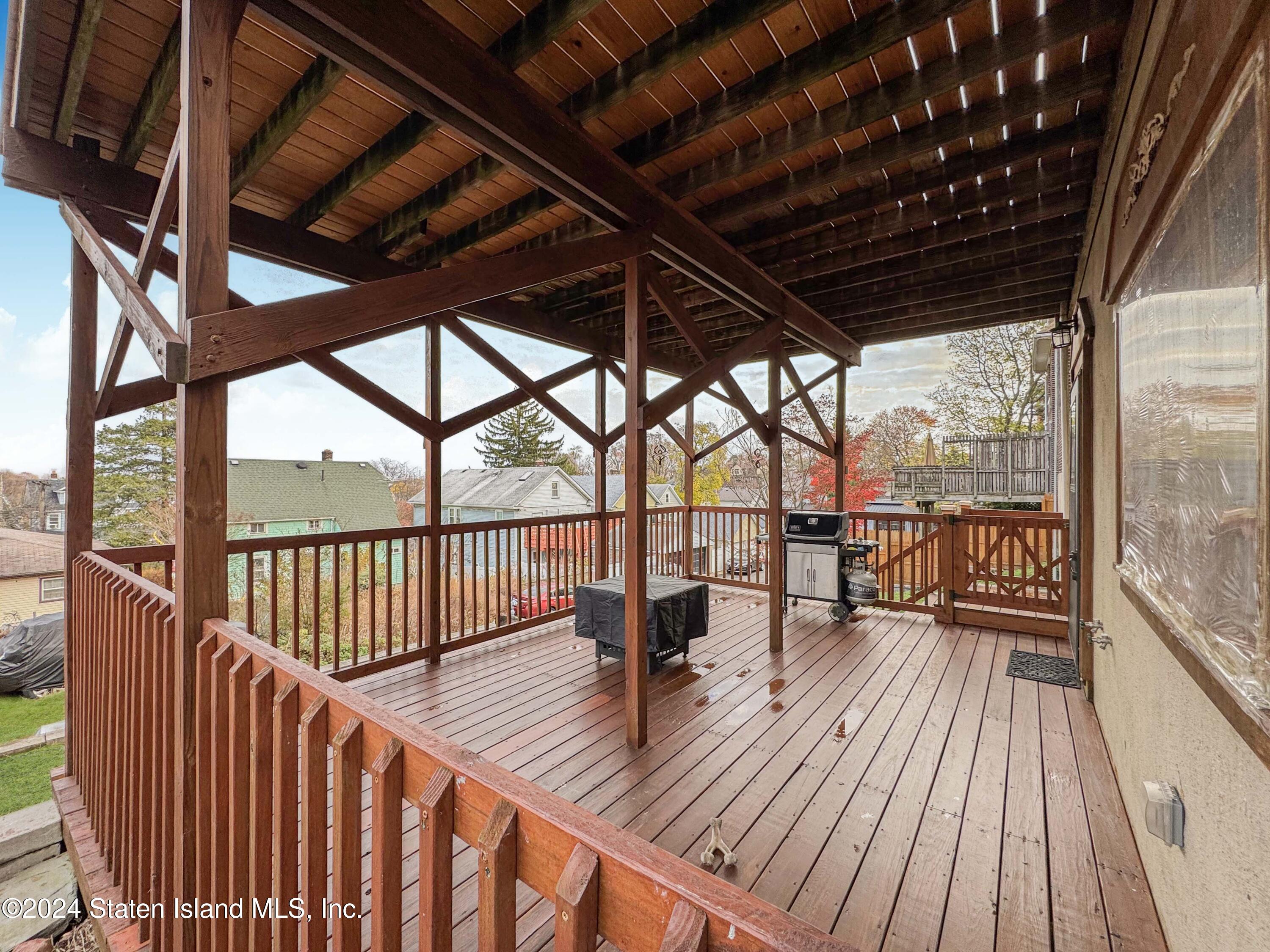 25 Silver Lake Road Staten Island, NY 10301 - Photo 21 of 22 Photo Nov 29 2024, 8 27 53 AM