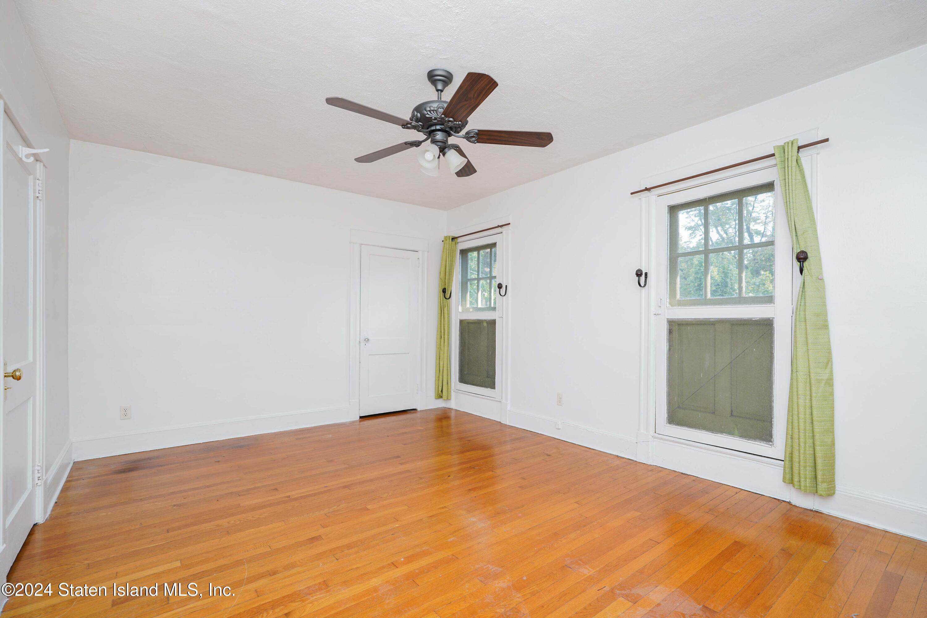 25 Silver Lake Road Staten Island, NY 10301 - Photo 8 of 22 Photo Aug 25 2024, 4 58 12 AM