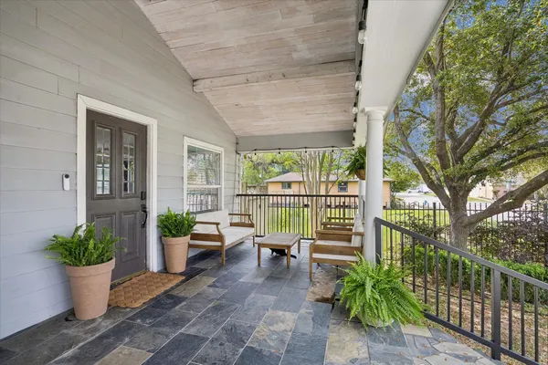$2,100 | 1410 East 32nd 1/2 Street, Houston, TX 77022