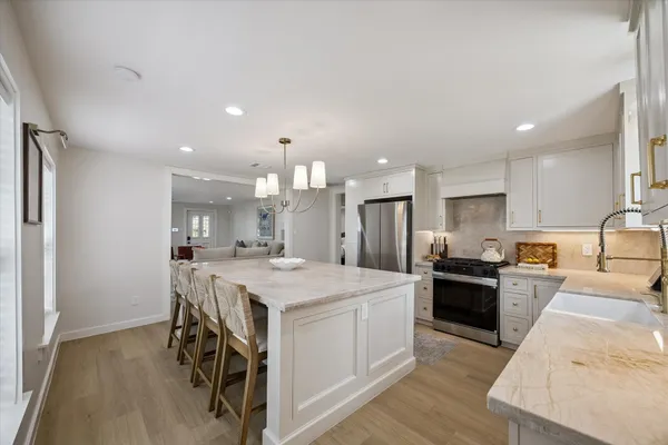 $2,100 | 1410 East 32nd 1/2 Street, Houston, TX 77022