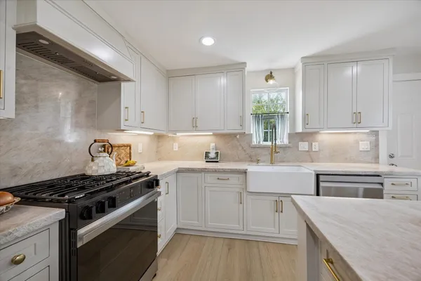 $2,100 | 1410 East 32nd 1/2 Street, Houston, TX 77022