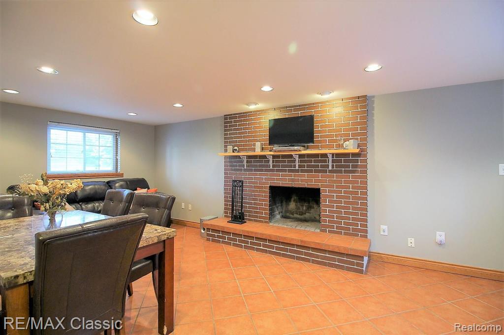 40611 West 10 Mile Road Novi, MI 48375 - Photo 23 of 42