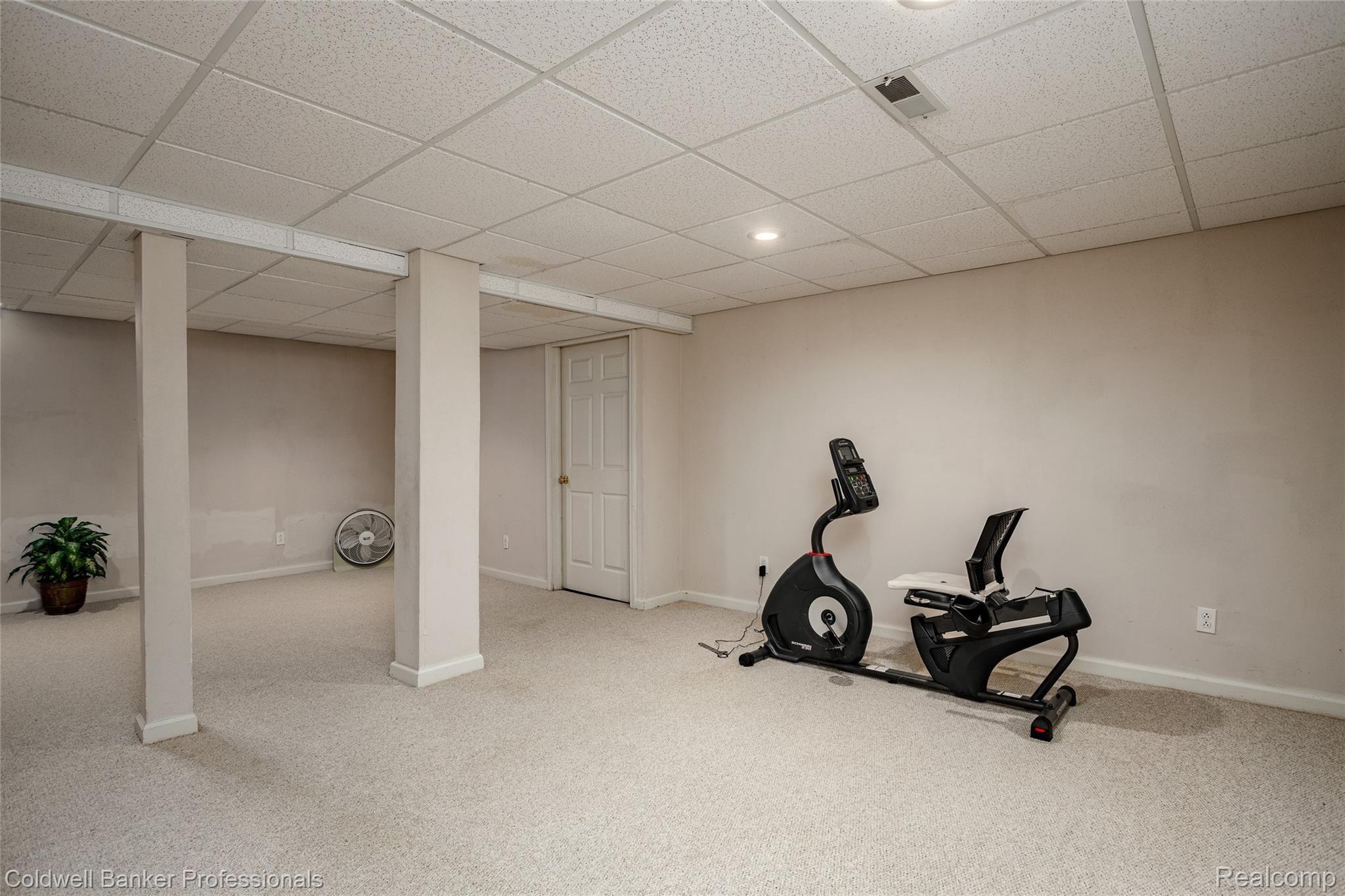 45357 Glengarry Road Canton, MI 48188 - Photo 43 of 45 45357 Glengarry L044.jpg