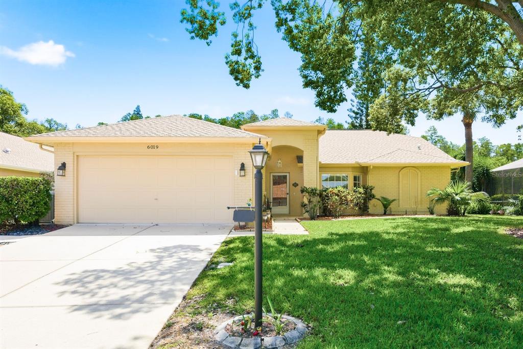 6019 Country Ridge Lane New Port Richey, FL 34655 - Photo 4 of 43 Gallery Image 4