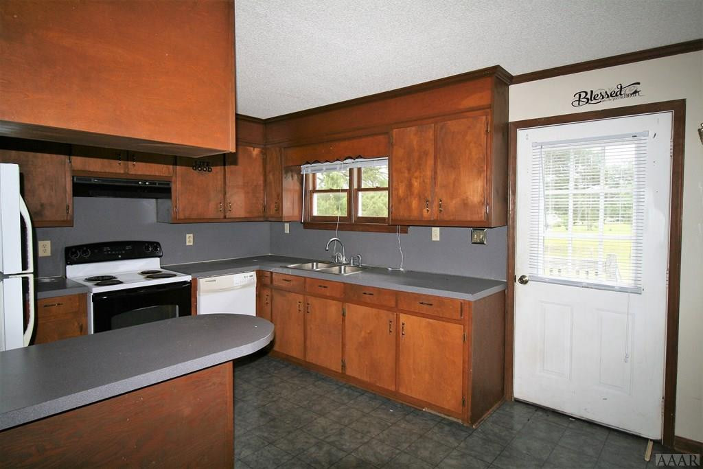 123 Classic Road Plymouth, NC 27962 - Photo 3 of 11 Gallery Image 3