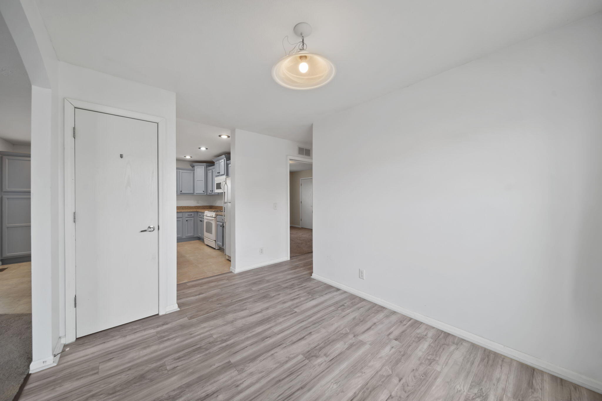 6655 Jackson Road, Unit 722 Ann Arbor, MI 48103 - Photo 7 of 35 7-web-or-mls-DSC03090