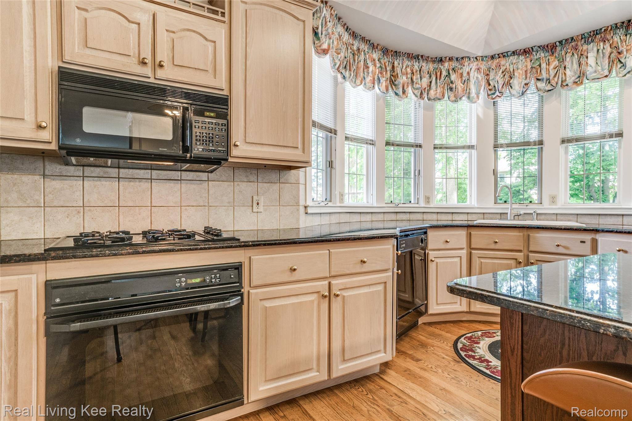 3655 Cedar Shake Drive Rochester, MI 48309 - Photo 35 of 71 Interiors (23 of 59).jpg