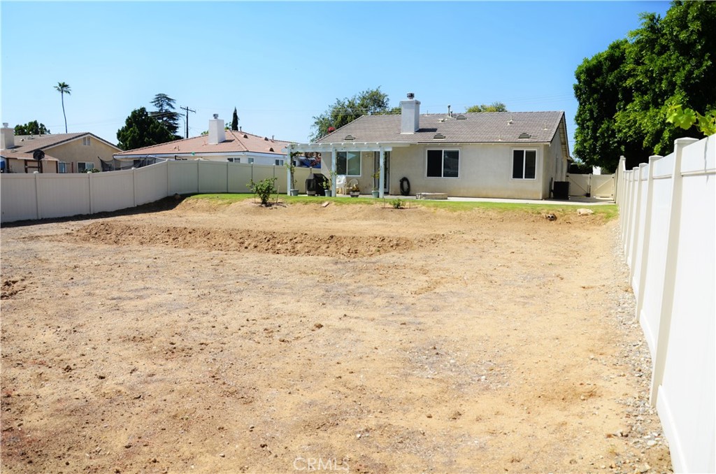 5526 Mountain View Avenue Riverside, CA 92504 - Photo 23 of 26 Large area with ADU or pool potential.