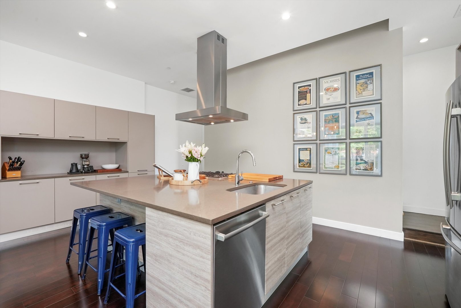 459 West Hobbie Street Chicago, IL 60610 - Photo 11 of 47 a kitchen that has a sink a stove and a table