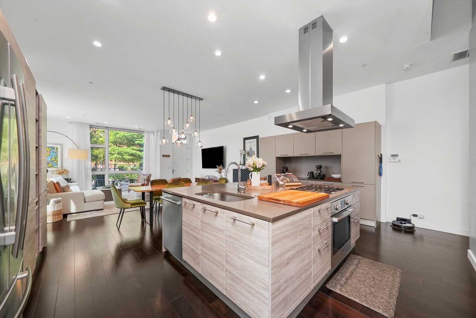 459 West Hobbie Street Chicago, IL 60610 - Photo 15 of 47 a very nice looking kitchen with a large center island and stainless steel appliances