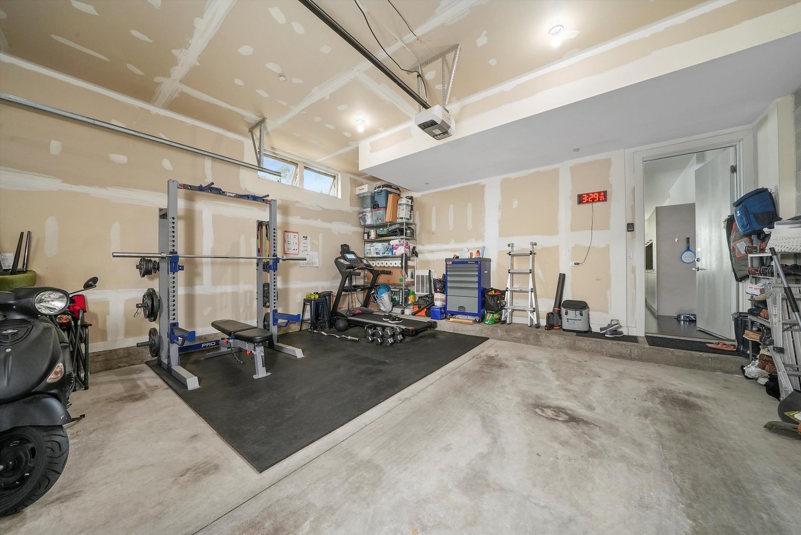 459 West Hobbie Street Chicago, IL 60610 - Photo 36 of 47 a view of a room with gym equipment