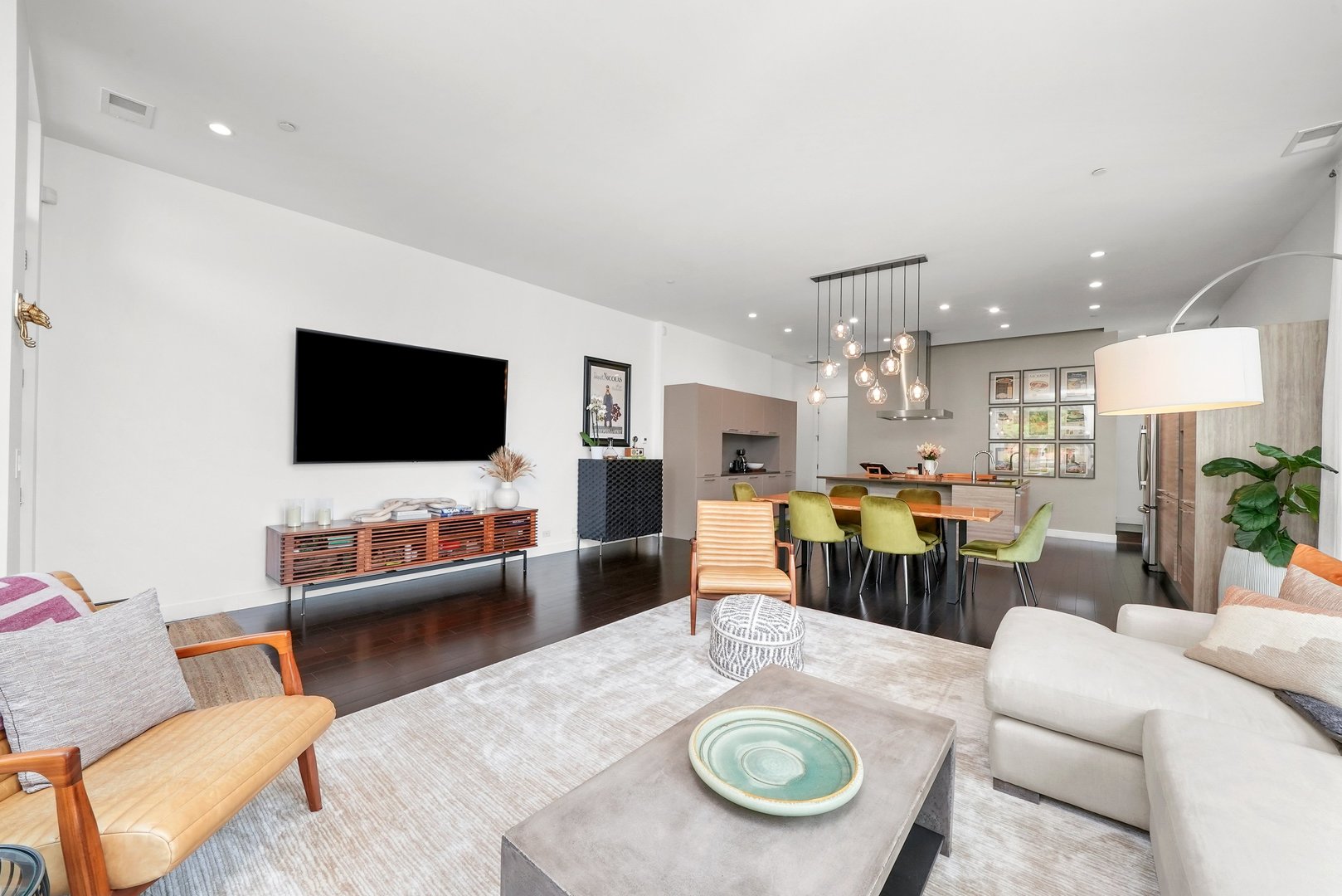 459 West Hobbie Street Chicago, IL 60610 - Photo 8 of 47 a living room with furniture and a flat screen tv