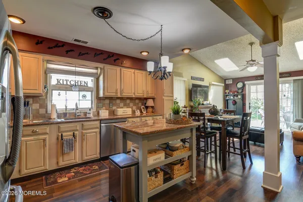 $447,500 | 1671 Lacebark Court, Toms River, NJ 08755