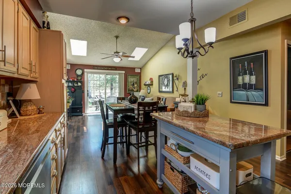 $447,500 | 1671 Lacebark Court, Toms River, NJ 08755