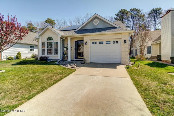 $447,500 | 1671 Lacebark Court, Toms River, NJ 08755