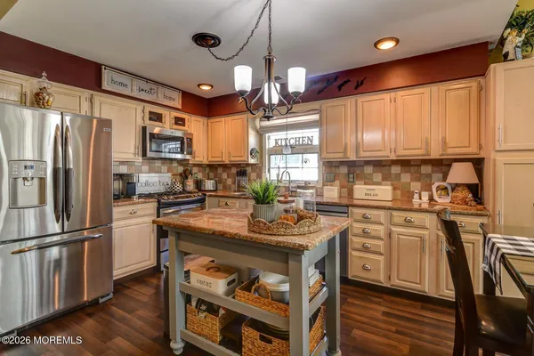 $447,500 | 1671 Lacebark Court, Toms River, NJ 08755