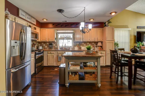 $447,500 | 1671 Lacebark Court, Toms River, NJ 08755