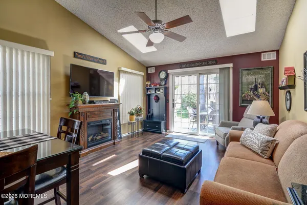 $447,500 | 1671 Lacebark Court, Toms River, NJ 08755