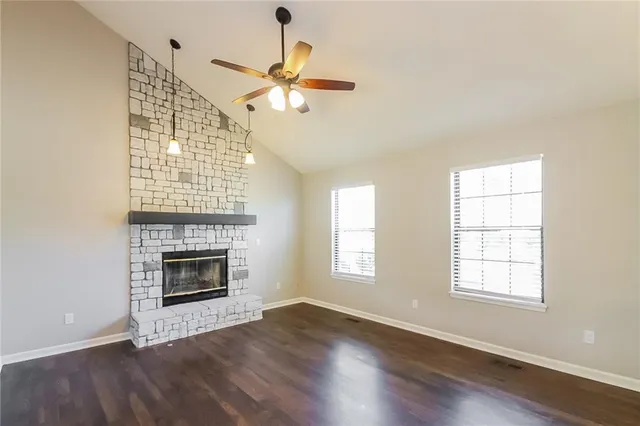 $2,250 | 411 Allendale Court, Greenwood, MO 64034