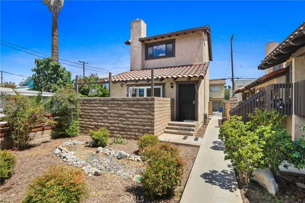 $659,000 | 734 Ohio Avenue, Unit B, Long Beach, CA 90804