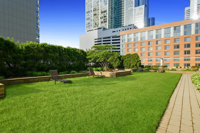 $295,000 | 1250 South Michigan Avenue, Unit 1708, Chicago, IL 60605