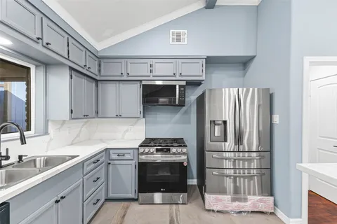 $558,000 | 5402 Libbey Drive, Houston, TX 77092