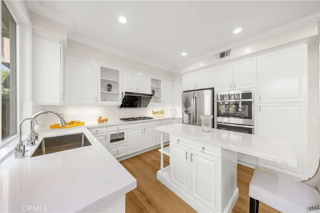 $2,898,888 | 32 Silveroak, Irvine, CA 92620