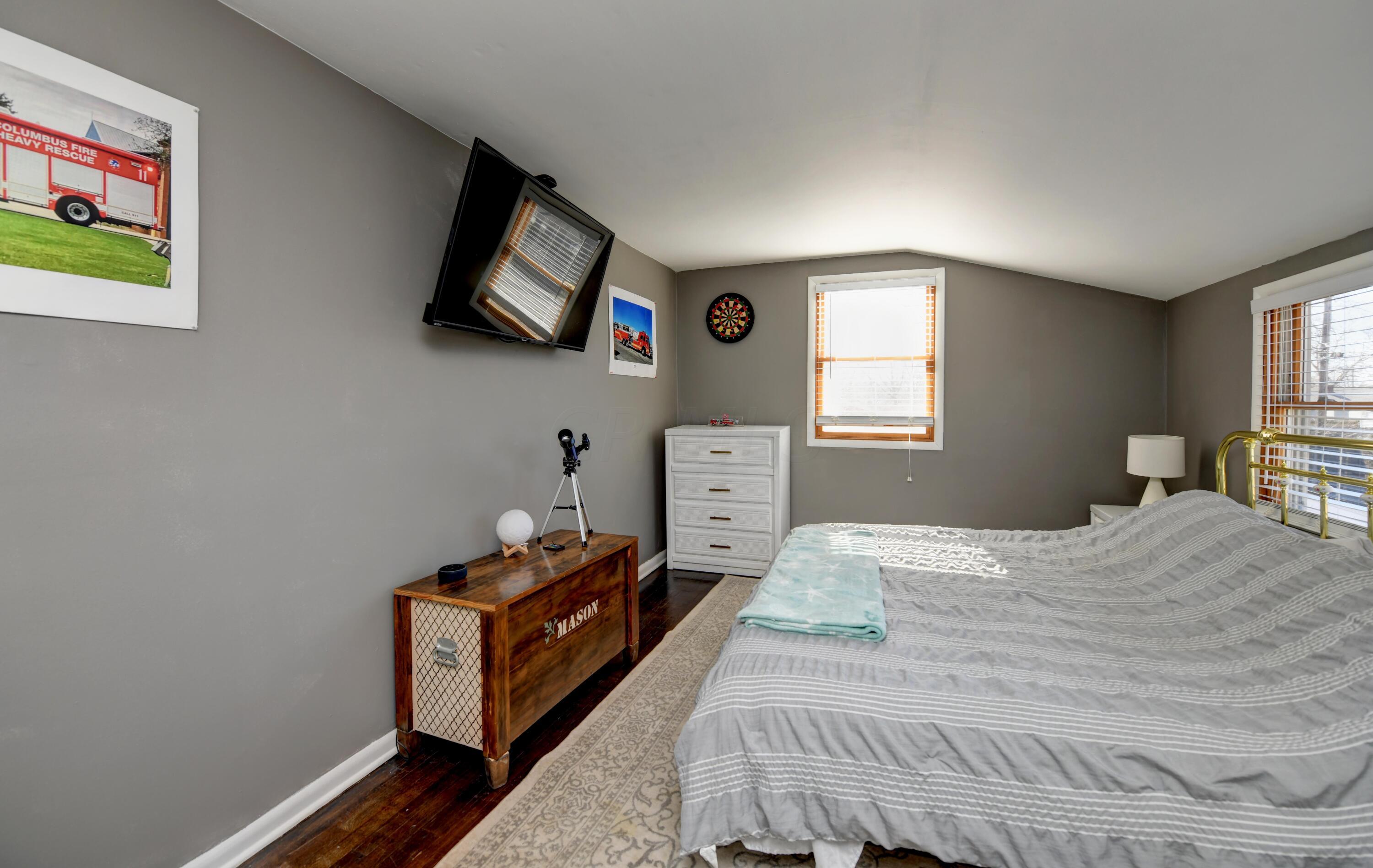 335 Danhurst Road Columbus, OH 43228 - Photo 25 of 41 Fourth Bedroom