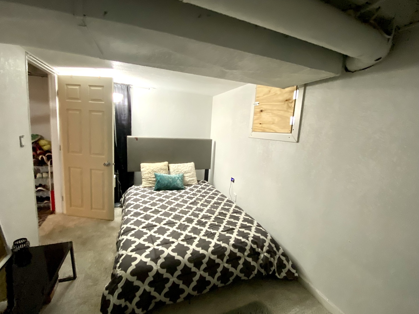 1124 West Cushing Street Decatur, IL 62526 - Photo 23 of 31 a bedroom with a bed and a window