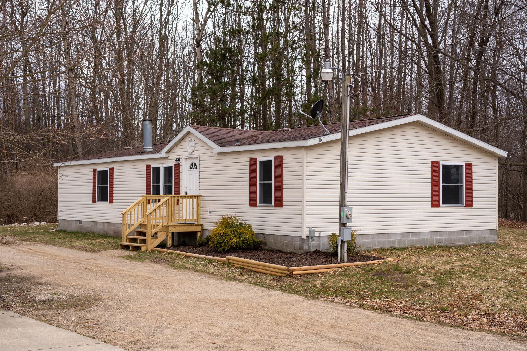 4731 13 Mile Road Remus, MI 49340 - Photo 1 of 34