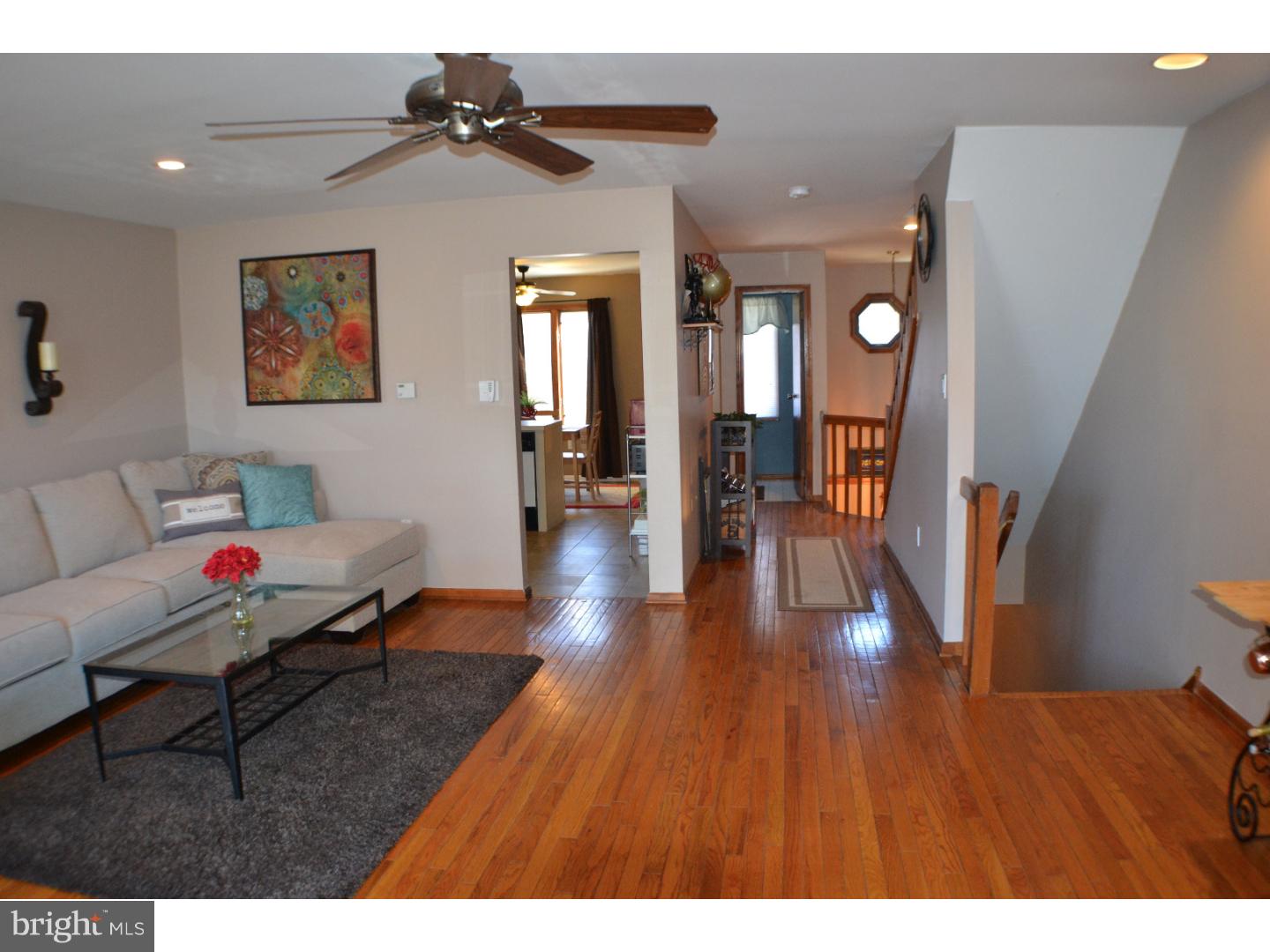 8816 Ridge Avenue, Unit 19 Philadelphia, PA 19128 - Photo 6 of 25 Living Room