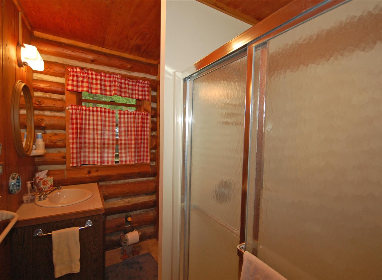 8882 South Dunns Farm Road Maple City, MI 49664 - Photo 21 of 24 1847740-22.JPG